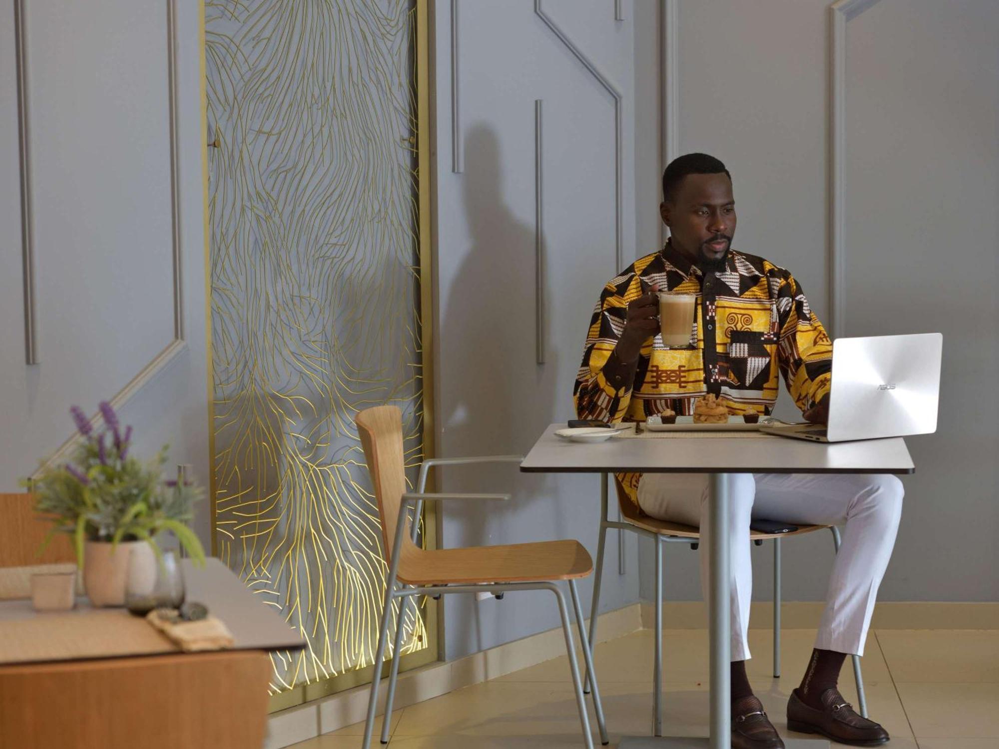 Pullman Kinshasa Grand Hotel Экстерьер фото