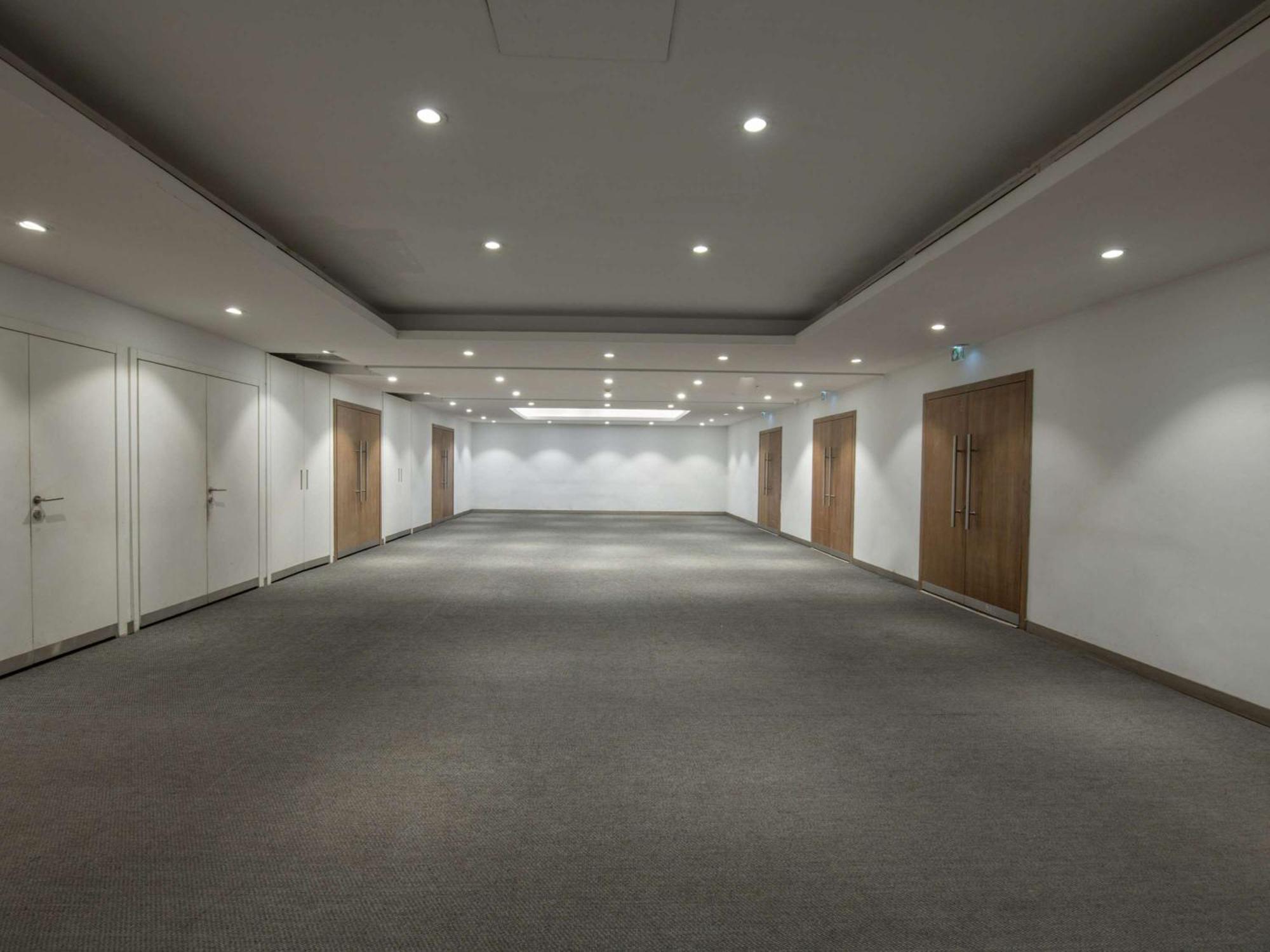 Pullman Kinshasa Grand Hotel Экстерьер фото