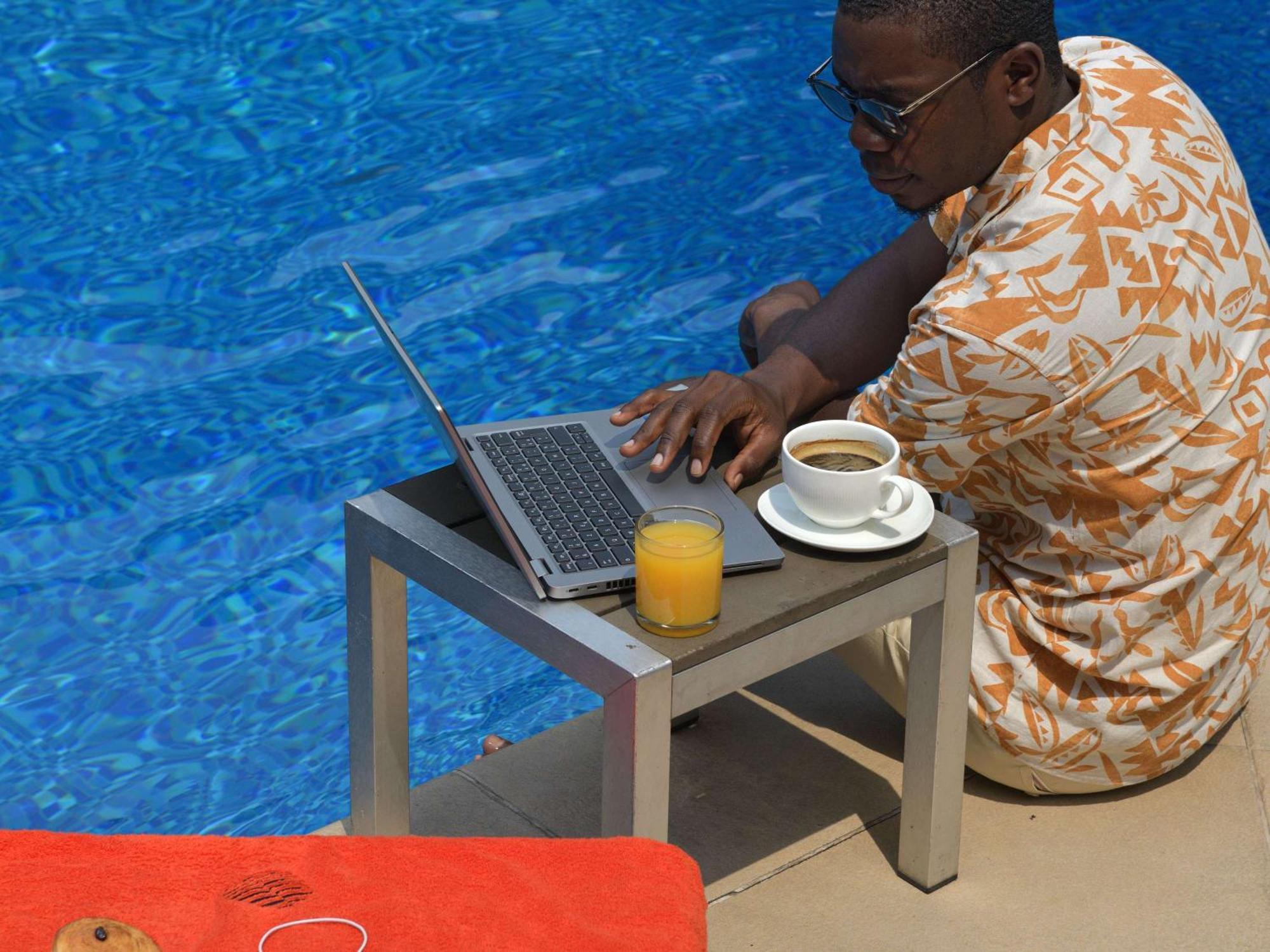 Pullman Kinshasa Grand Hotel Экстерьер фото