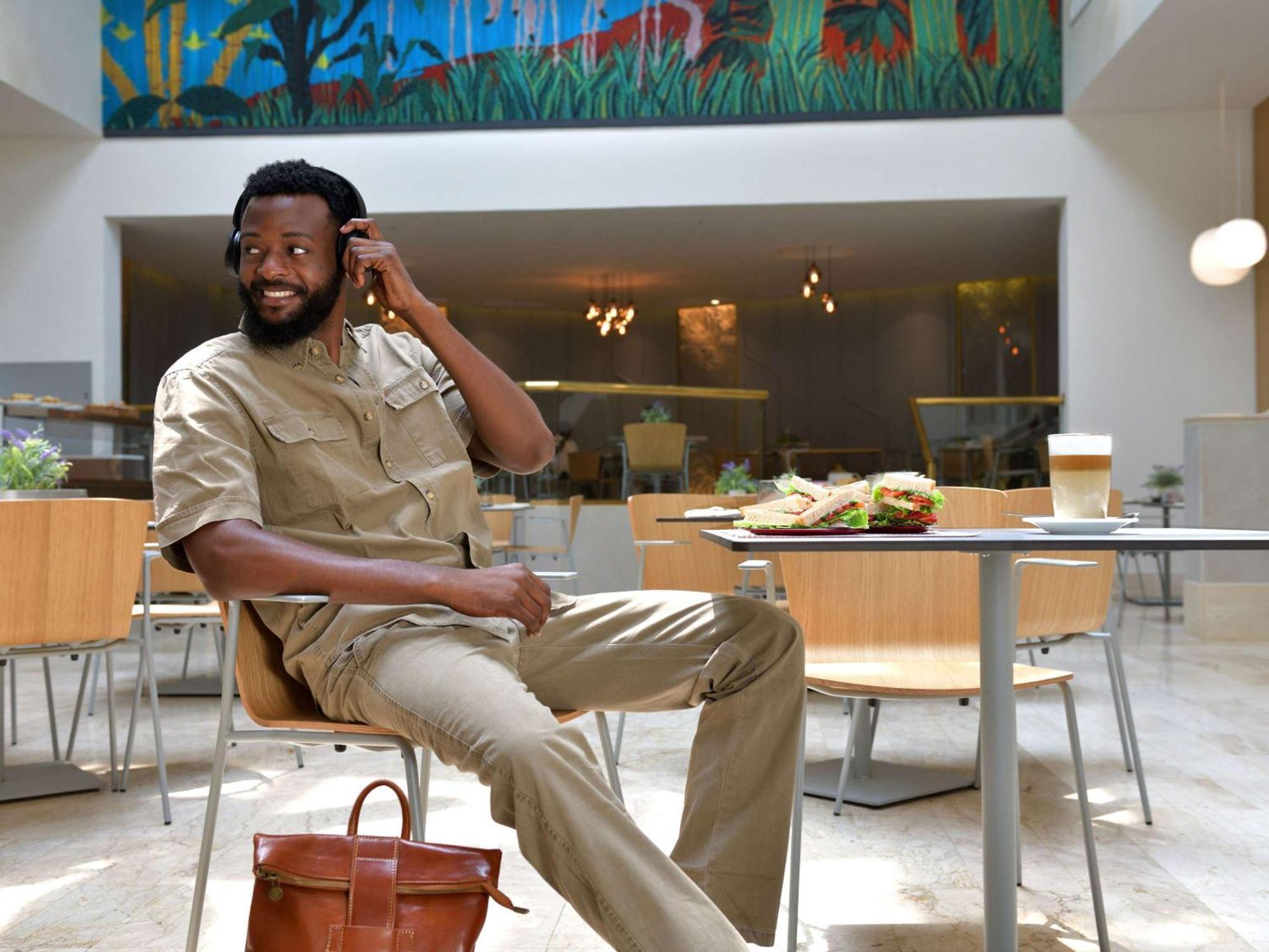 Pullman Kinshasa Grand Hotel Экстерьер фото