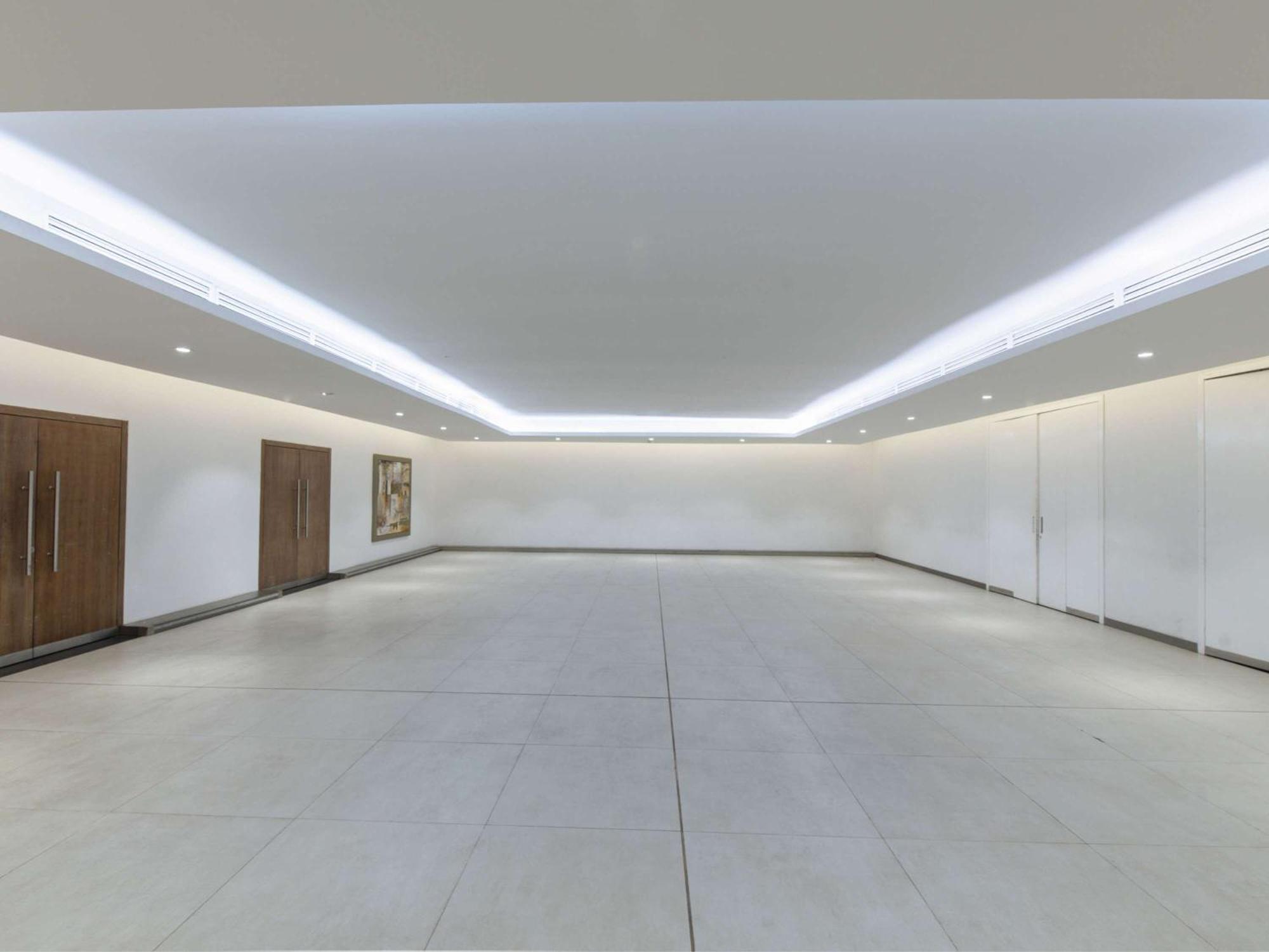 Pullman Kinshasa Grand Hotel Экстерьер фото